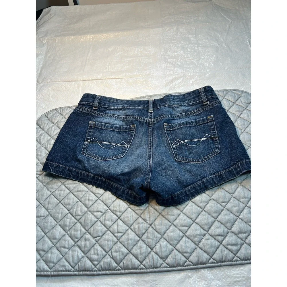 Mossimo Supply Co. Vintage Y2K Low Rise Denim Shorts (Size 11 / Fit 6)